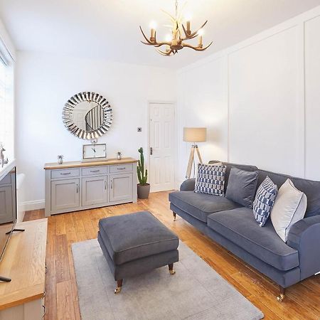 Host & Stay - Den At Westcliffウィットビー エクステリア 写真